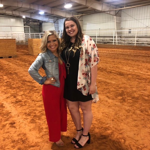 Meet your Posher, Hannah - Picture 3 of 4